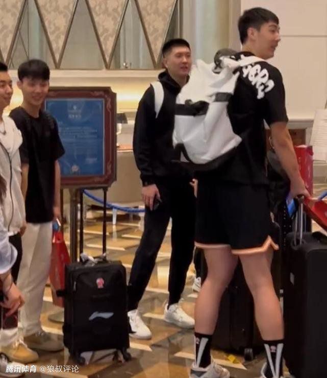 国产亚洲精品aa午夜观看